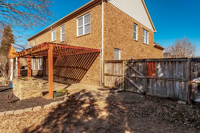 128 Rock Castle Dr, Lebanon, TN 37087