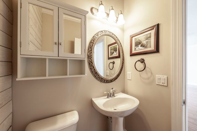 128 Rock Castle Dr, Lebanon, TN 37087