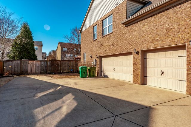 128 Rock Castle Dr, Lebanon, TN 37087