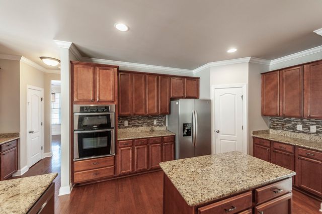 128 Rock Castle Dr, Lebanon, TN 37087