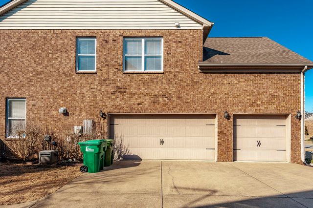 128 Rock Castle Dr, Lebanon, TN 37087