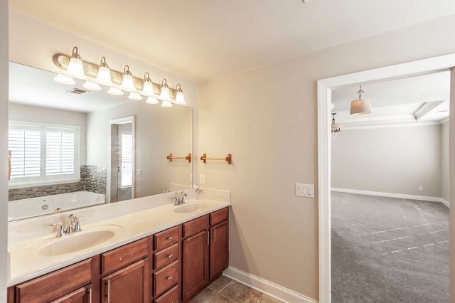 128 Rock Castle Dr, Lebanon, TN 37087