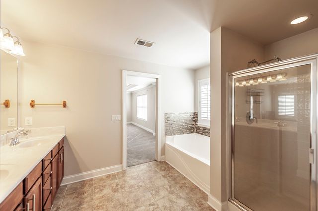 128 Rock Castle Dr, Lebanon, TN 37087