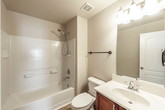 128 Rock Castle Dr, Lebanon, TN 37087