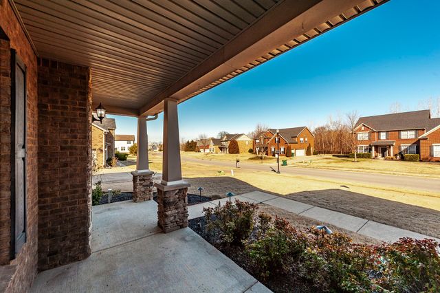 128 Rock Castle Dr, Lebanon, TN 37087