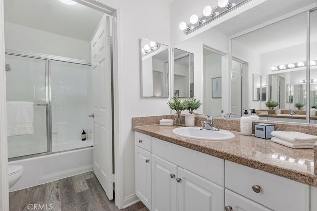 21500 Burbank 316, Woodland Hills, CA 91367