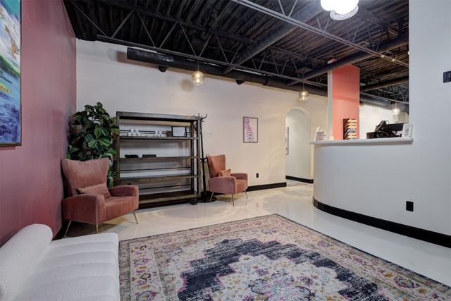 6500 N Meridian Avenue, Oklahoma City, OK 73116