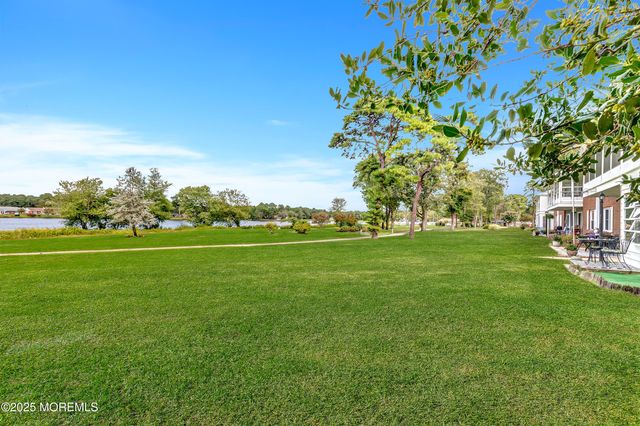 39M Cambridge Court, Lakewood, NJ 08701