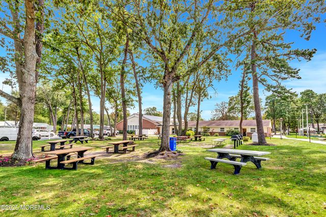 39M Cambridge Court, Lakewood, NJ 08701