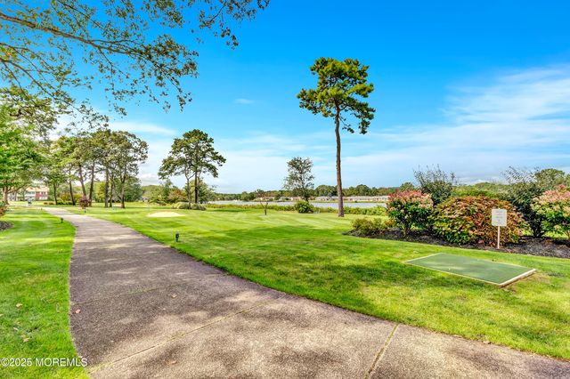 39M Cambridge Court, Lakewood, NJ 08701