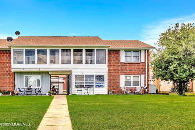 39M Cambridge Court, Lakewood, NJ 08701