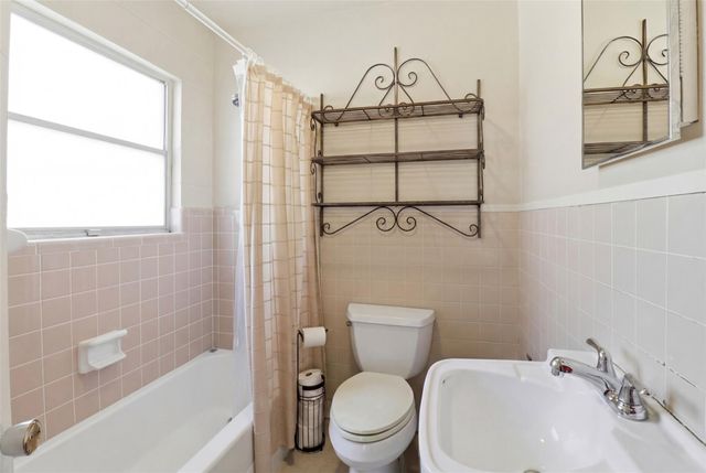 625 Deep Cove DR, Marble Falls, TX 78654