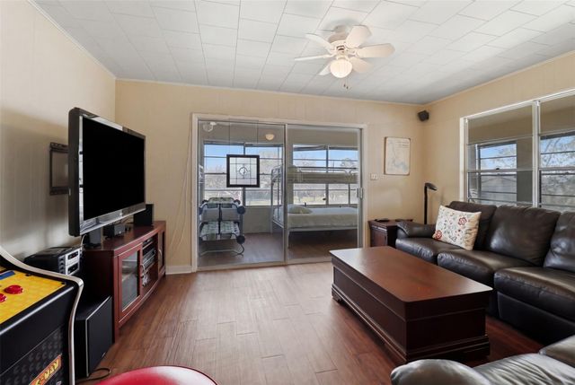 625 Deep Cove DR, Marble Falls, TX 78654