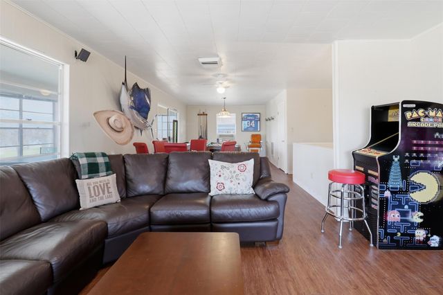 625 Deep Cove DR, Marble Falls, TX 78654