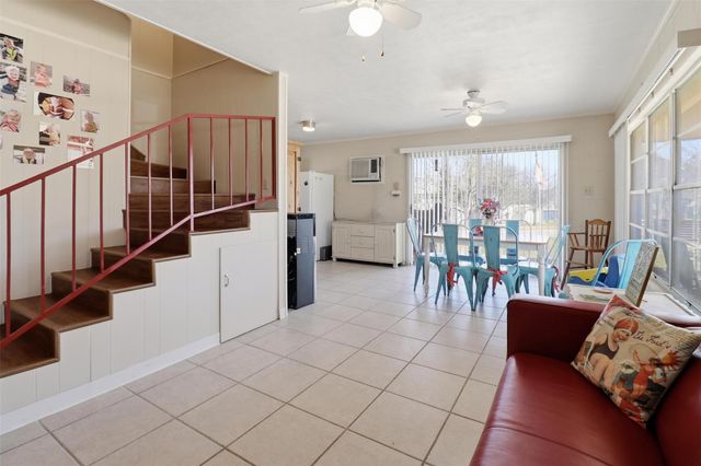 625 Deep Cove DR, Marble Falls, TX 78654