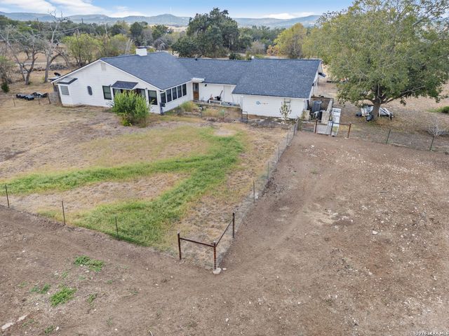 25 Poehnert, Boerne, TX 78006