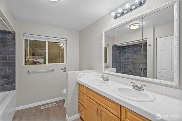 9901 59th Avenue Ct E, Puyallup, WA 98373