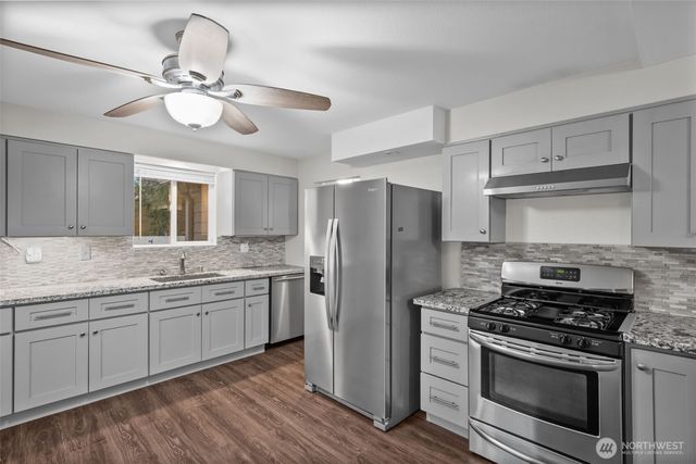 9901 59th Avenue Ct E, Puyallup, WA 98373