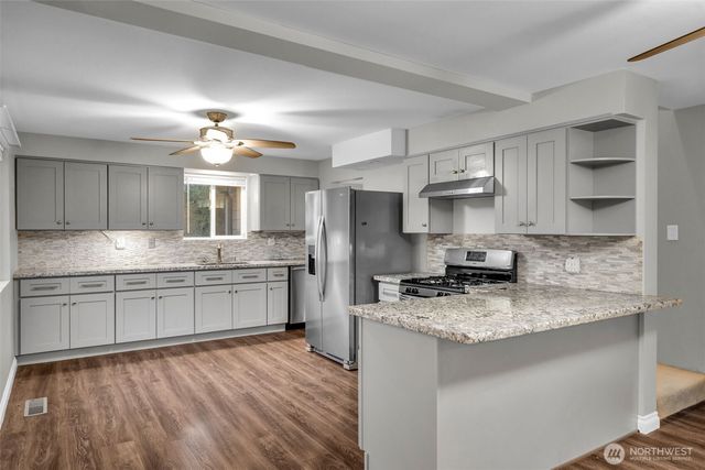 9901 59th Avenue Ct E, Puyallup, WA 98373