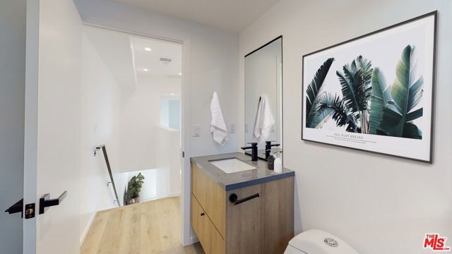 3820 Montclair Street, Los Angeles, CA 90018