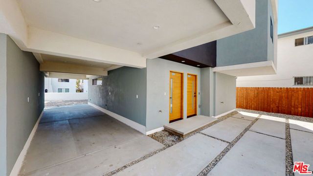 3820 Montclair Street, Los Angeles, CA 90018
