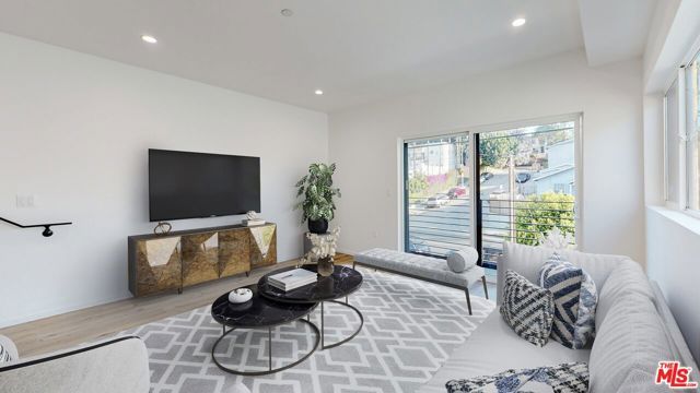 3820 Montclair Street, Los Angeles, CA 90018