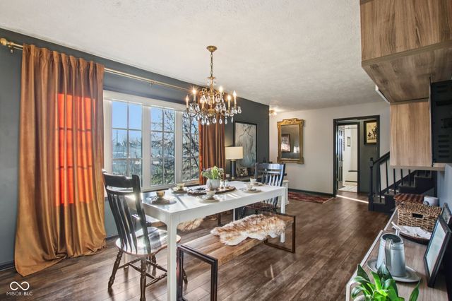 170 N 6th Street, Zionsville, IN 46077