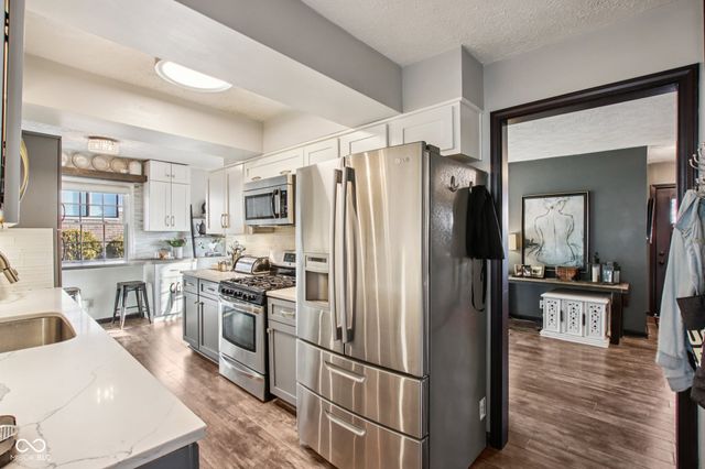 170 N 6th Street, Zionsville, IN 46077