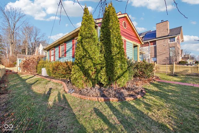 170 N 6th Street, Zionsville, IN 46077