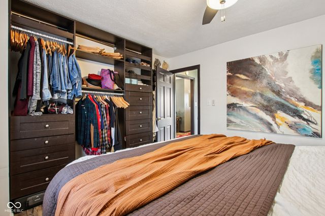 170 N 6th Street, Zionsville, IN 46077