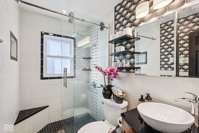 170 N 6th Street, Zionsville, IN 46077