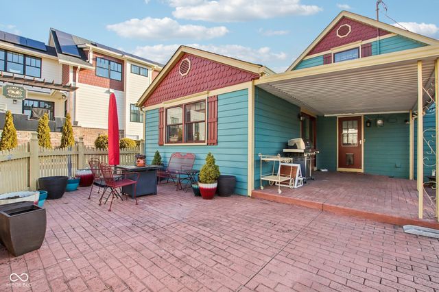 170 N 6th Street, Zionsville, IN 46077