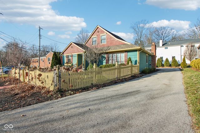 170 N 6th Street, Zionsville, IN 46077