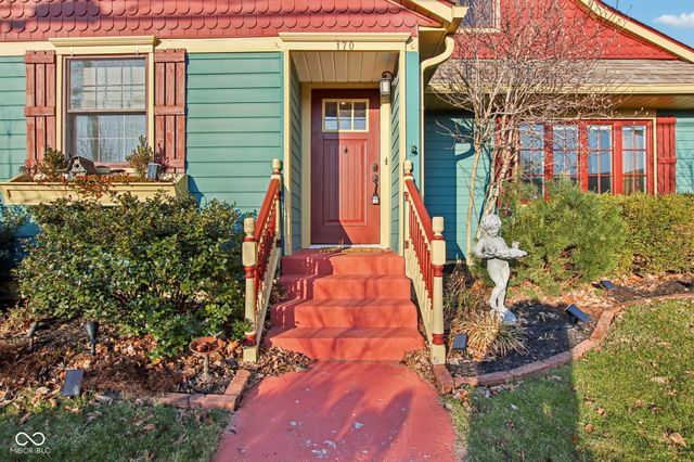 170 N 6th Street, Zionsville, IN 46077