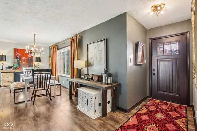 170 N 6th Street, Zionsville, IN 46077