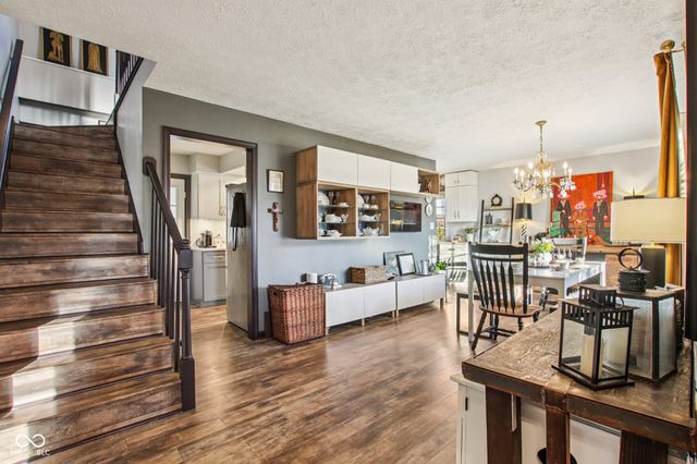 170 N 6th Street, Zionsville, IN 46077