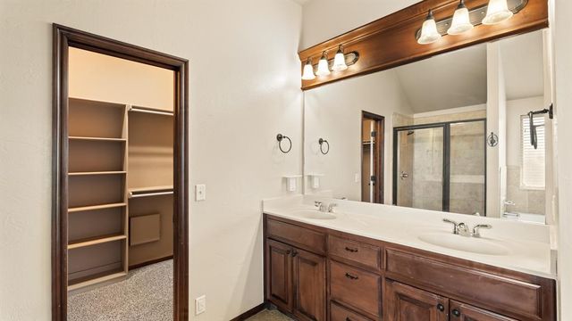 8801 NW 114th Circle, Oklahoma City, OK 73162