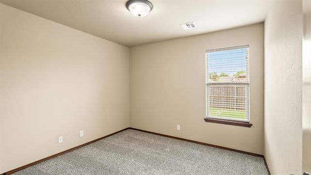 8801 NW 114th Circle, Oklahoma City, OK 73162