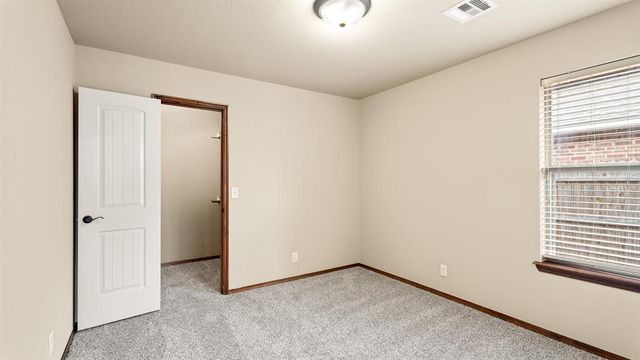 8801 NW 114th Circle, Oklahoma City, OK 73162