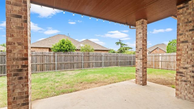 8801 NW 114th Circle, Oklahoma City, OK 73162