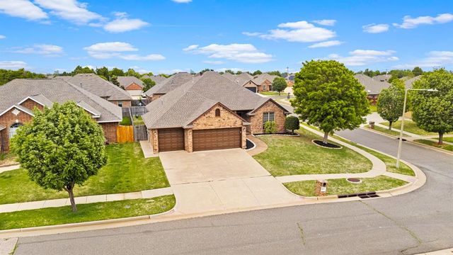8801 NW 114th Circle, Oklahoma City, OK 73162