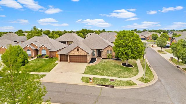 8801 NW 114th Circle, Oklahoma City, OK 73162