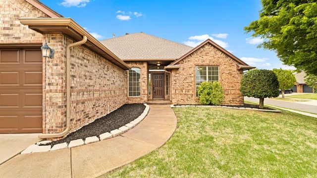 8801 NW 114th Circle, Oklahoma City, OK 73162