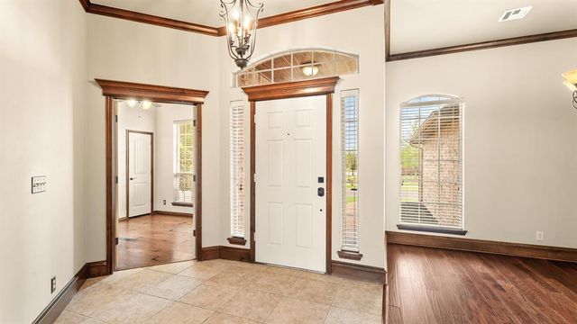 8801 NW 114th Circle, Oklahoma City, OK 73162