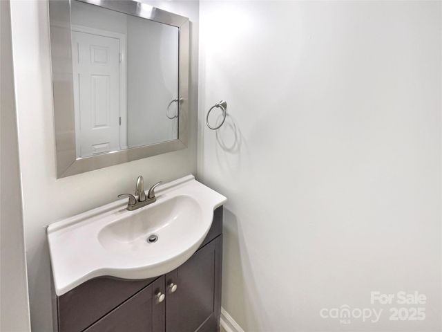 7839 Euler Way, Charlotte, NC 28214