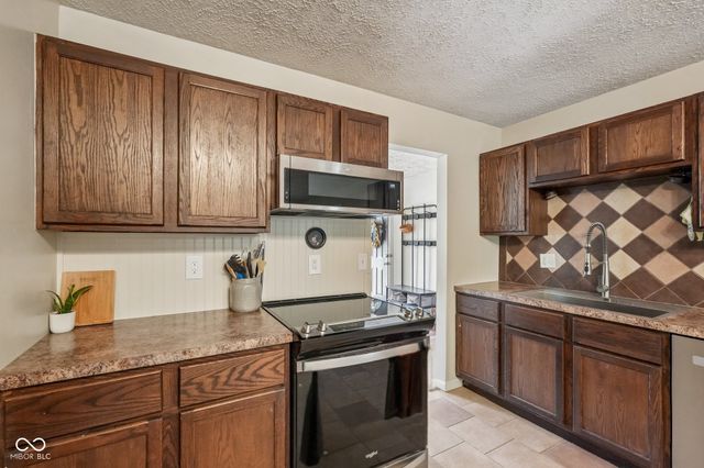 1113 Clifford Court, Lebanon, IN 46052