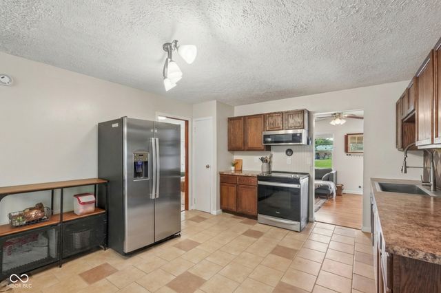 1113 Clifford Court, Lebanon, IN 46052
