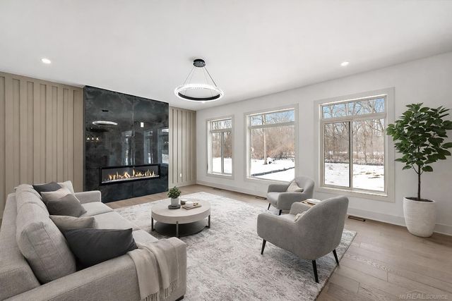 49585 White Mill Drive, Utica, MI 48317