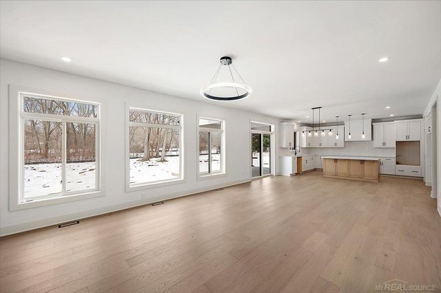 49585 White Mill Drive, Utica, MI 48317