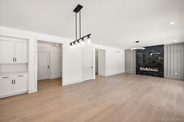 49585 White Mill Drive, Utica, MI 48317